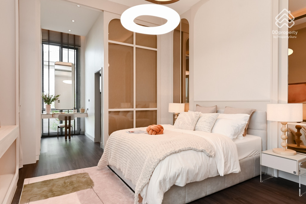 Bangkok-Boulevard-Borom-Sai-4-Review-COLOSSAL_45