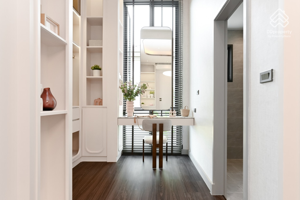 Bangkok-Boulevard-Borom-Sai-4-Review-COLOSSAL_47