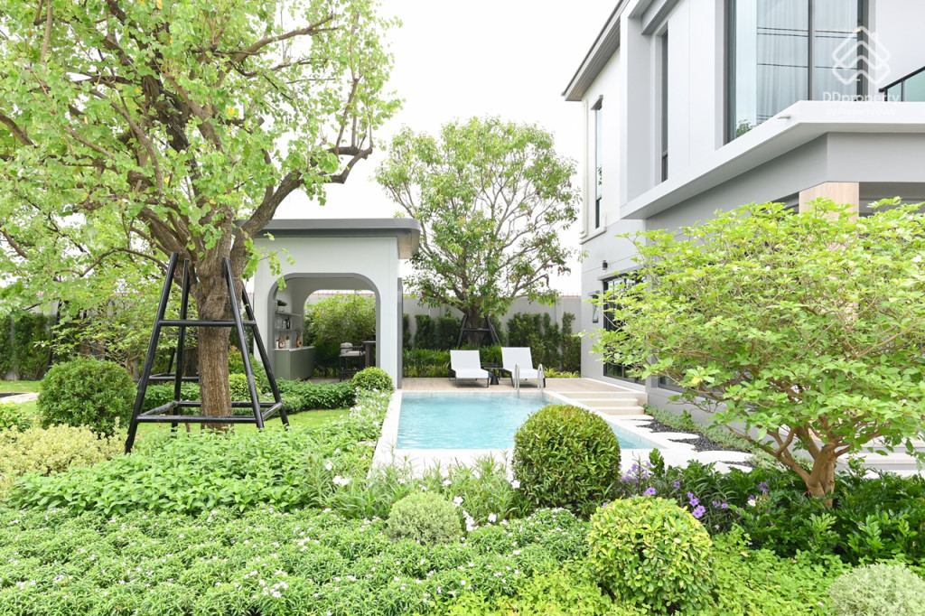 Bangkok-Boulevard-Borom-Sai-4-Review-COLOSSAL_7