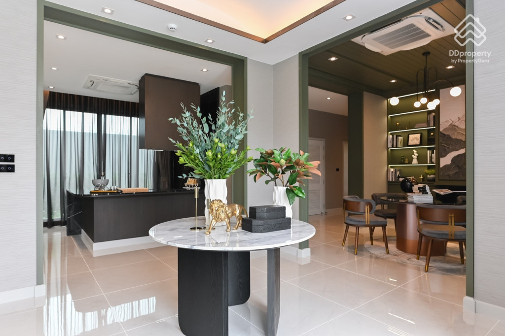 Bangkok-Boulevard-Borom-Sai-4-Review-COLOSSAL_9