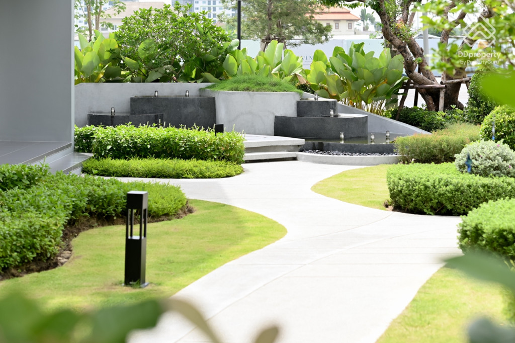 Venue-Portrait-Donmueang-Chaengwatthana-Review Ursa Minor_3