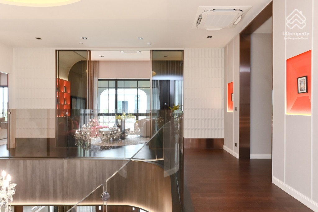 Grand-Bangkok-Boulevard-Petchkasem-Kanchana-SCHUBERT_28