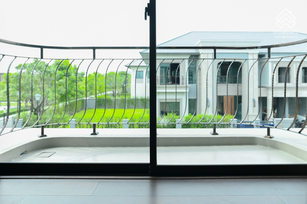 Grand-Bangkok-Boulevard-Petchkasem-Kanchana-SCHUBERT_35