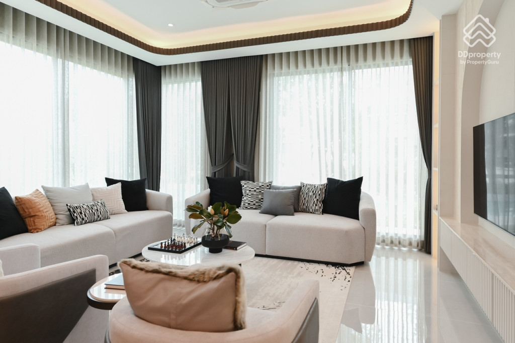 Bangkok-Boulevard-Ngamwongwan-Review Zenith Type_10