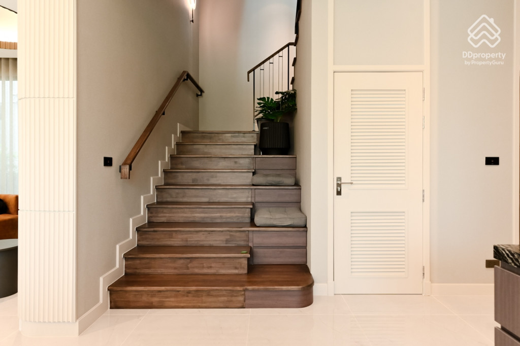 Bangkok-Boulevard-Ngamwongwan-Review Zenith Type_22