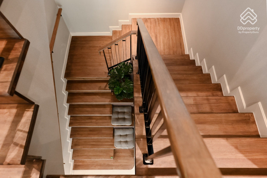 Bangkok-Boulevard-Ngamwongwan-Review Zenith Type_23