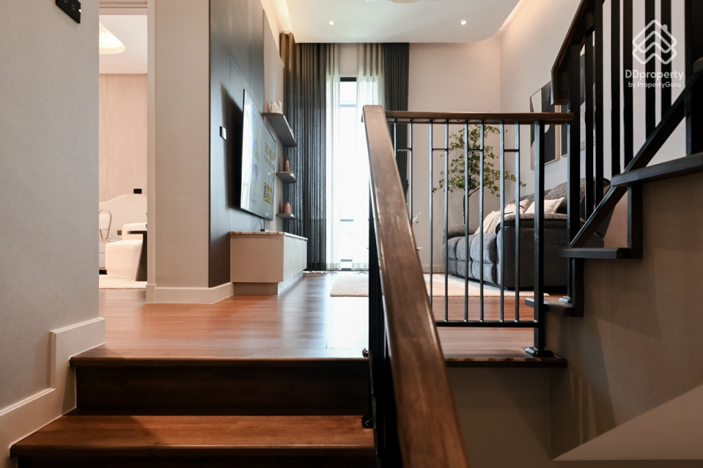 Bangkok-Boulevard-Ngamwongwan-Review Zenith Type_24