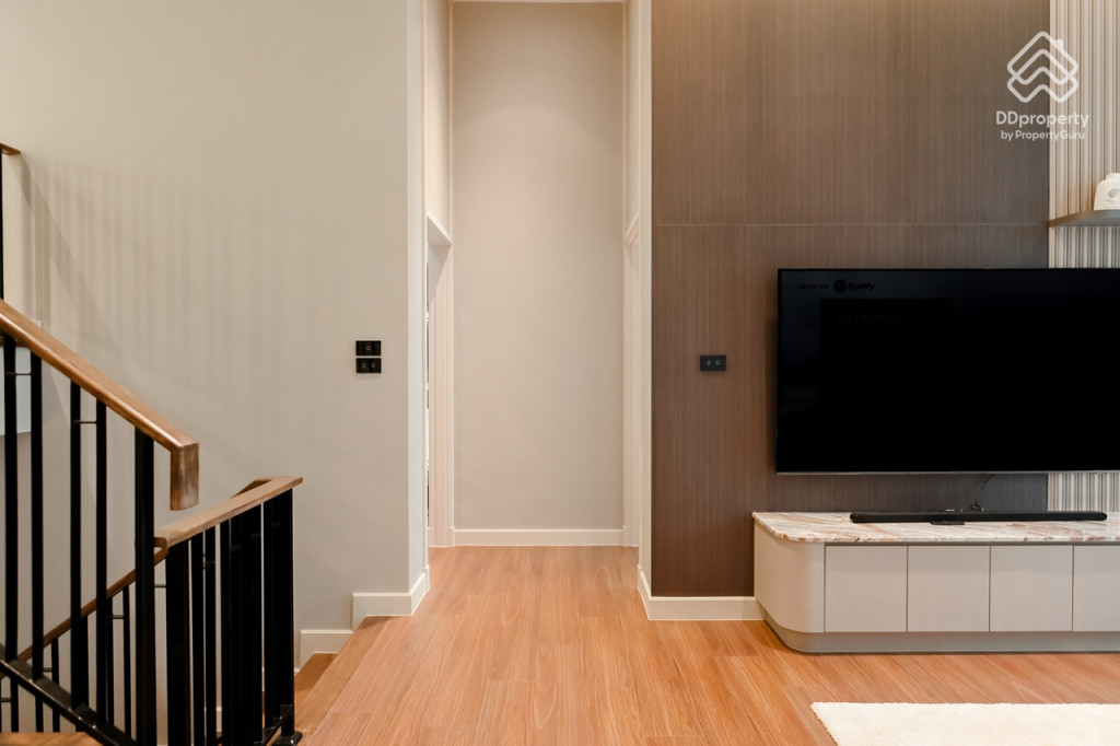 Bangkok-Boulevard-Ngamwongwan-Review Zenith Type_36