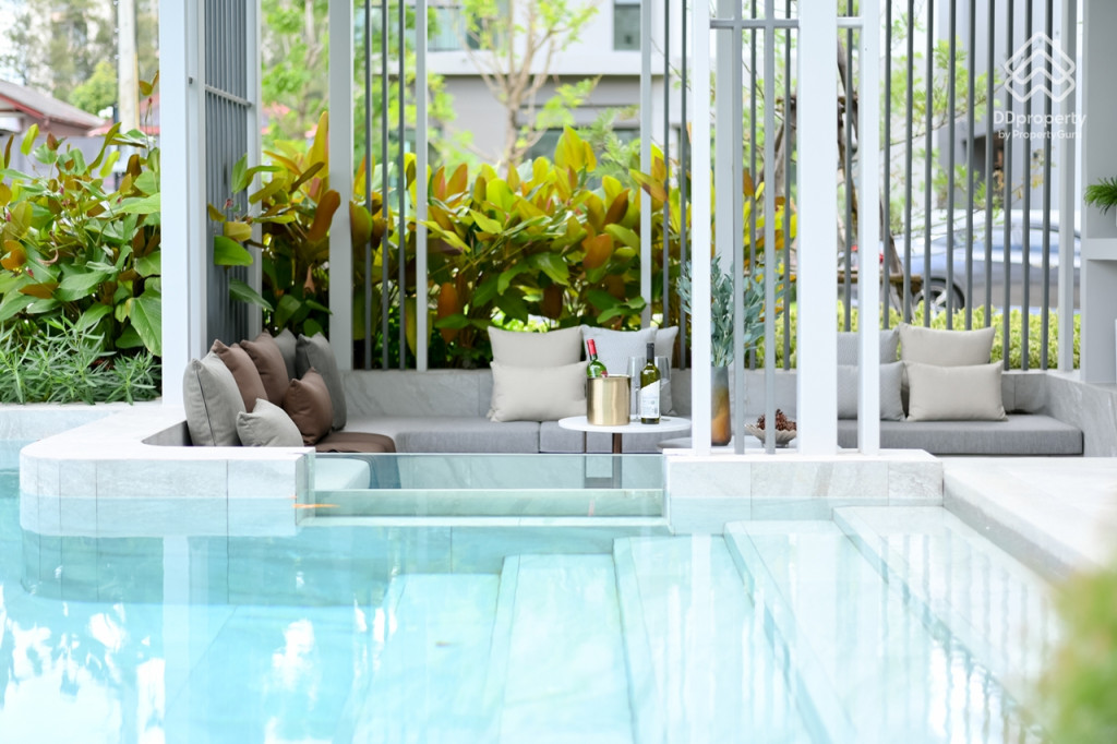 Bangkok-Boulevard-Ngamwongwan-Review Zenith Type_7