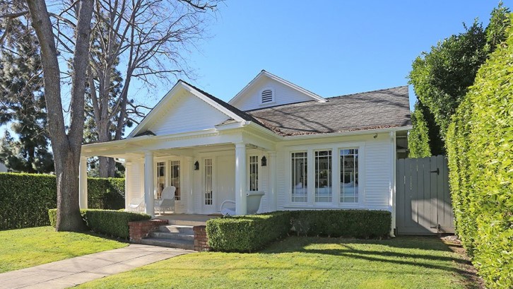 taman rumah lena dunham