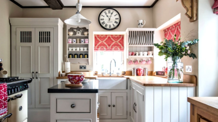Jika menggunakan konsep cottage, dapur kecil Anda terasa lebih mewah sekaligus hangat. (Foto: RunmanReCords Design)