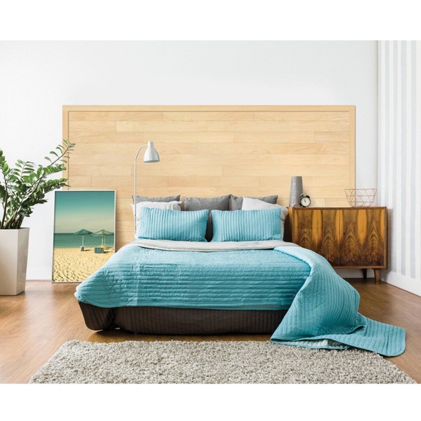 Gunakan furnitur yang memberi kesan berat, tebal, dan penuh pada rumah minimalis sederhana. (Foto: Elledecor.com)