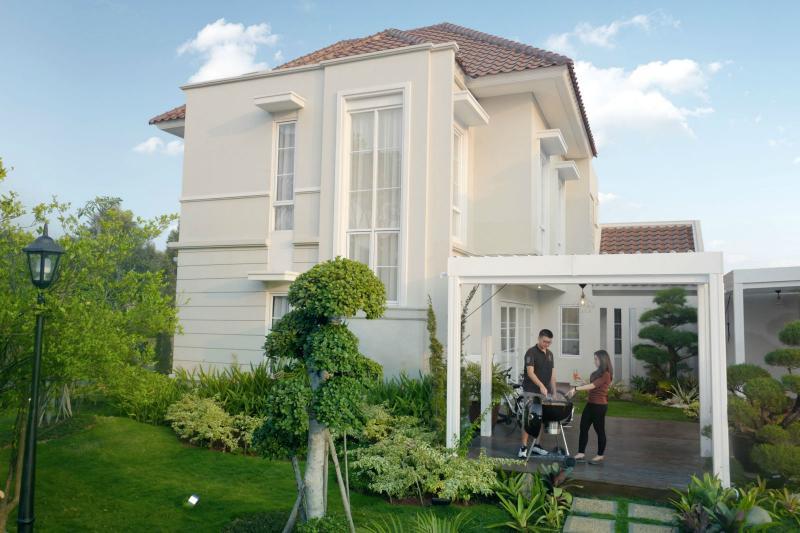 Klasik dengan warna putih gading yang anggun namun menampilkan simplisitas khas desain rumah modern. (Foto: Rumah.com)