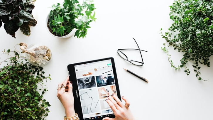 Siapa saja bisa melakukan pemasaran digital hanya dengan menggunakan internet. (Foto: Unsplash)
