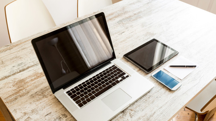 Semakin tinggi spesifikasi laptop, harga laptop pun juga semakin mahal. (Foto: shutterstock)