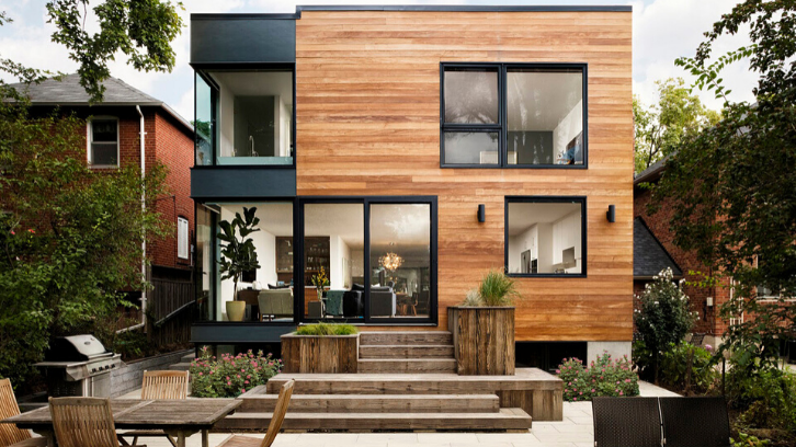 Siapa yang menyangka bahwa rumah kayu bisa mempunyai perpaduan desain klasik dan modern. (Foto: Beautiful Life)