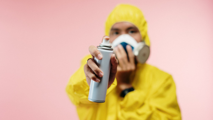 Dalam membasmi rayap Anda bisa menggunakan obat alami maupun kimia. (Sumber: Pexels.com)