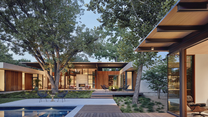 Sesuaikan model kanopi dengan tampilan rumah. (Foto: A Parallel Architecture)
