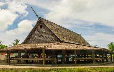 1. rumah adat maluku