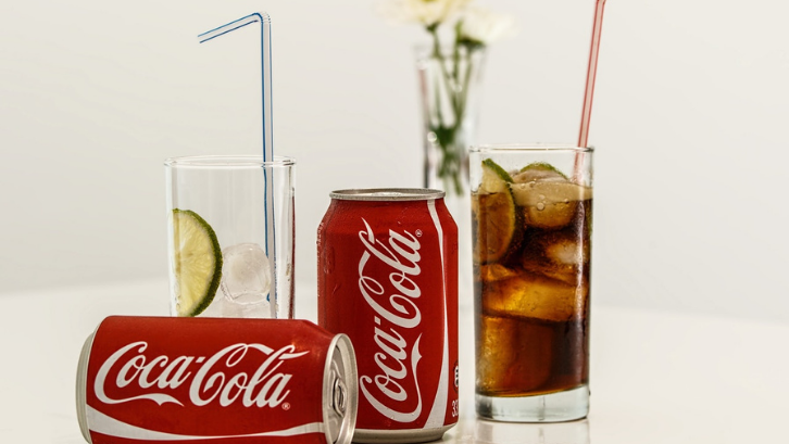 Minuman manis dan bersoda akan membuat Anda lebih merasa haus. (Foto: Pexels - Pixabay)