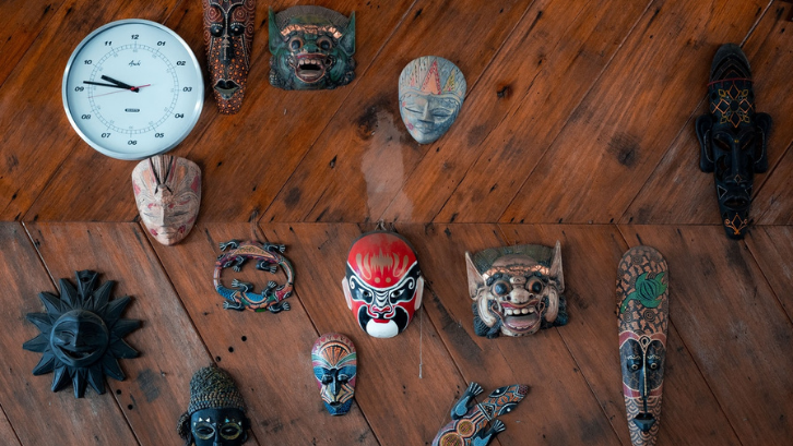 Masyarakat di Indonesia masih banyak sekali yang percaya terhadap berbagai bentuk mitos berbau mistis. (Foto: Pexels - Abet Llacer)