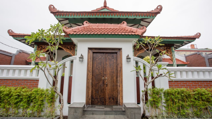 Atap Joglo yang dipadukan dengan rumah modern bisa terlihat megah. (Foto: Thegorbalsla)