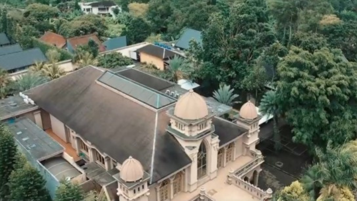 Rumah Alshad Ahmad memiliki desain mewah yang sangat indah. (Foto: Kumparan)