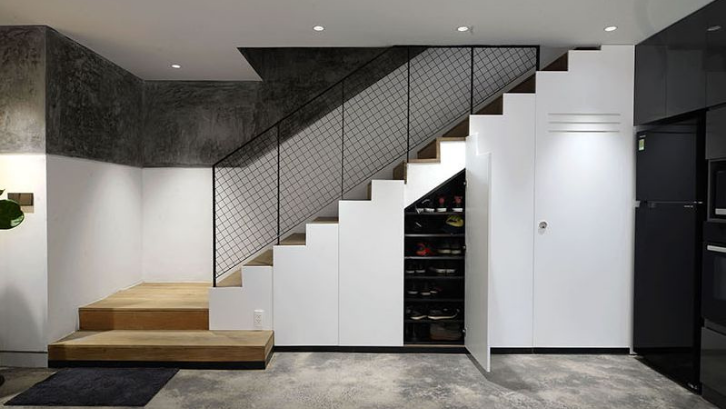 Percantik rumah minimalis Anda dengan sentuhan lemari bawah tangga yang tampak minimalis. (Foto: Homedit)