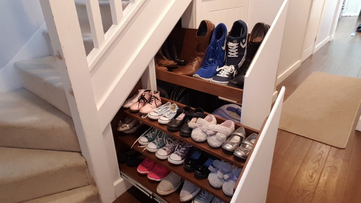 Koleksi sepatu yang Anda miliki sebaiknya disimpan pada sebuah tempat khusus di rumah. (Foto: Instructables)