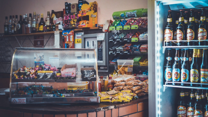 Produk makanan kemasan juga perlu terdaftar pada BPOM. (Foto: Pexels - Caio)
