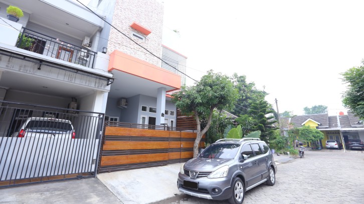 Cerita Rumah Ila: Renovasi Rumah 2 Lantai Pertimbangkan Keluarga Besar