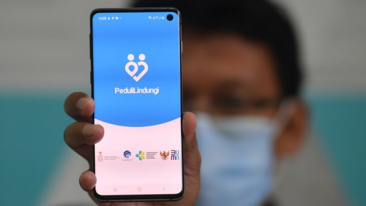 Aplikasi Peduli Lindungi memiliki banyak fitur bermanfaat. (Foto: Tirto)