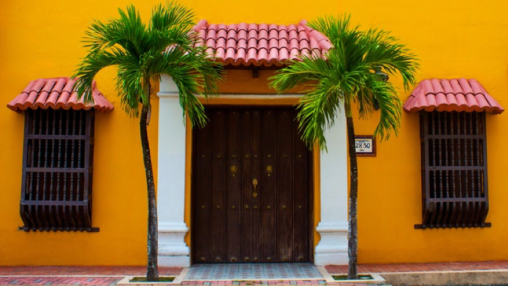 9 Model Pintu Depan Rumah yang Cocok untuk Berbagai Gaya Desain Rumah