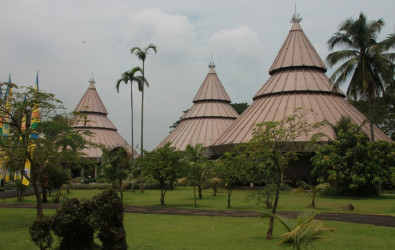 Alt Text - Rumah Adat Papua: Kariwari