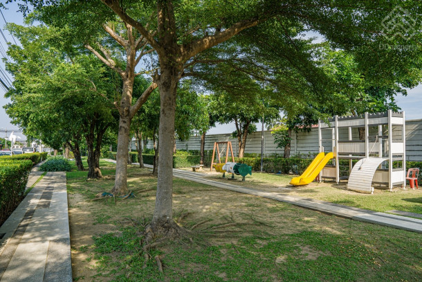 A house that suits single dads and Park Facilities